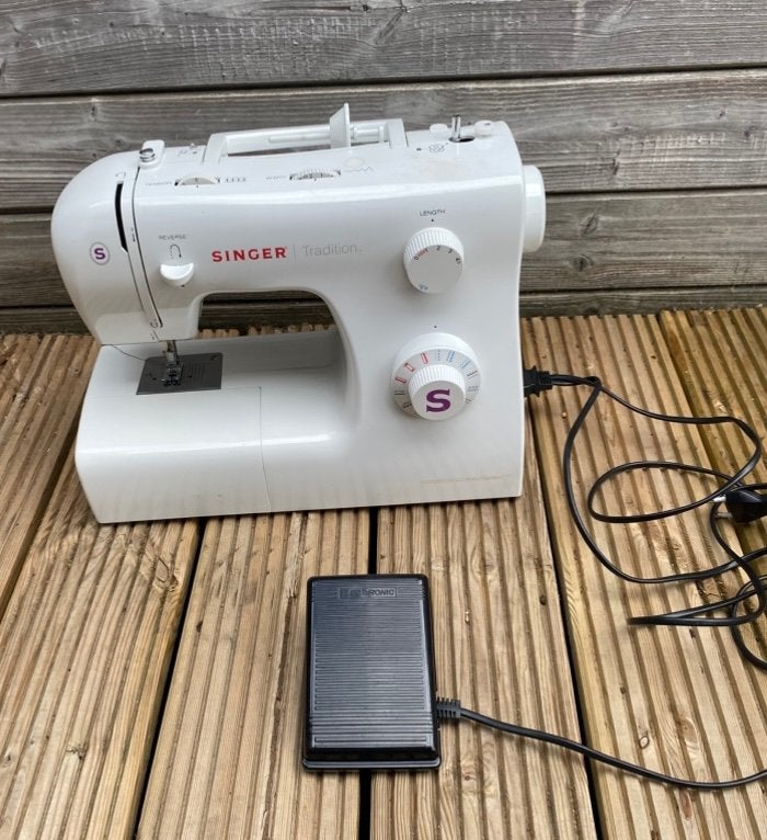 Singer Tradition naaimachine, Ophalen, Zo goed als nieuw, Naaimachine, Singer