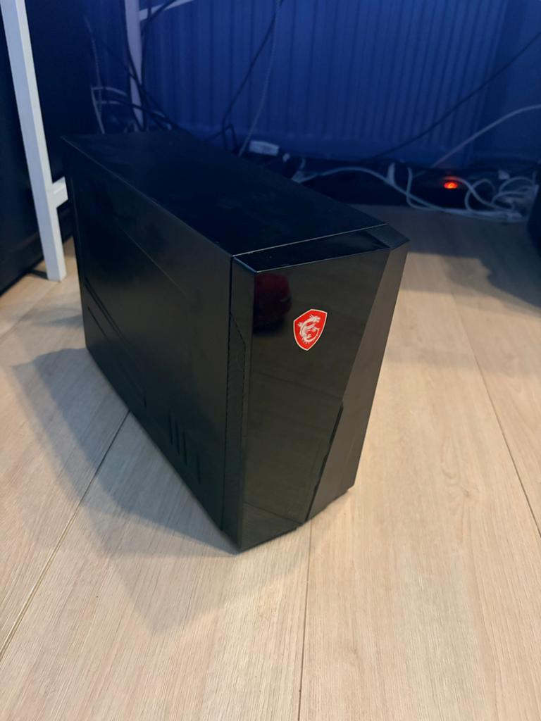 MSI Infinite S 9SH-074MYS - Gaming PC (Intel Core i5 9th Gen, Ophalen, Zo goed als nieuw, Kunststof, Minder dan 50 cm