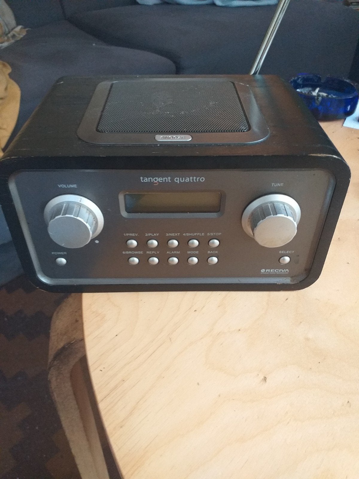 Tangent Quattro Internetradio met 12V adapter, Ophalen of Verzenden, Zo goed als nieuw, Radio