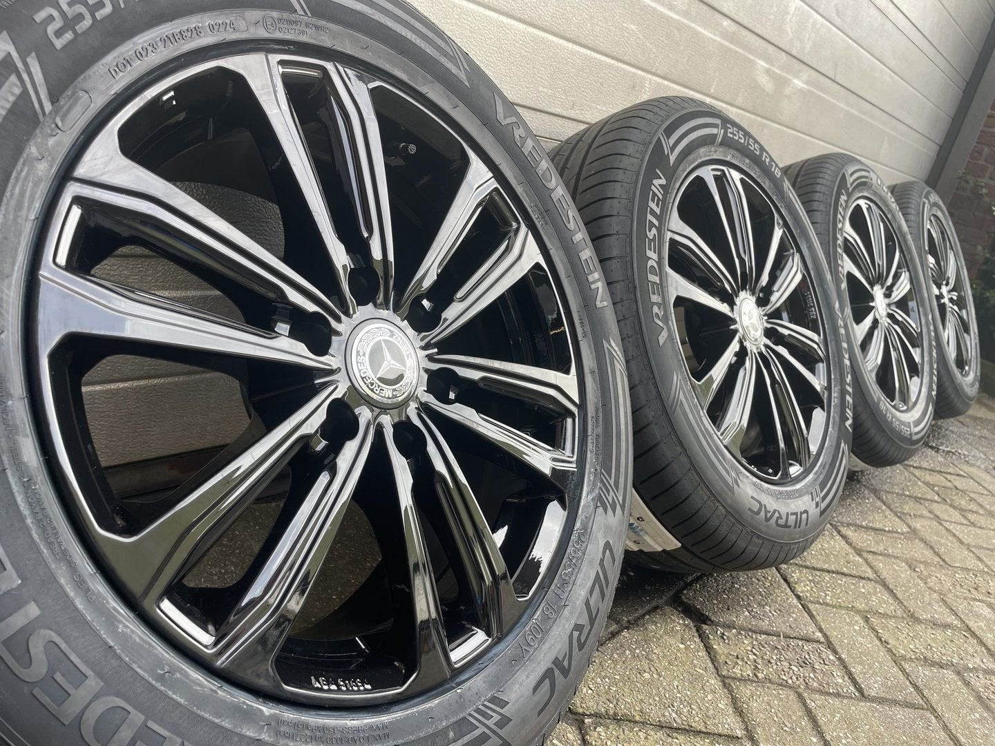 18 inch Mercedes Sprinter W907 W906 W910 velgen zomerbanden, Auto-onderdelen, Banden en Velgen, 18 inch, Bestelwagen, 255 mm, -
