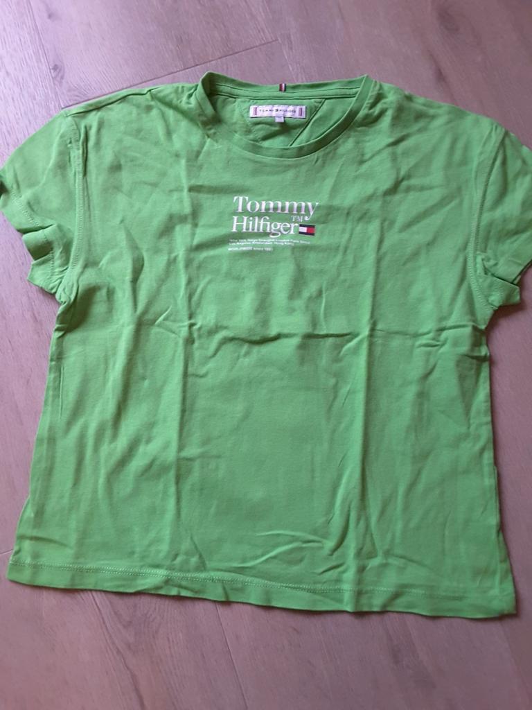 T shirt van het merk Tommy Hilfiger maat 164 groen., Kinderen en Baby's, Kinderkleding | Maat 164, Jongen of Meisje, Ophalen of Verzenden