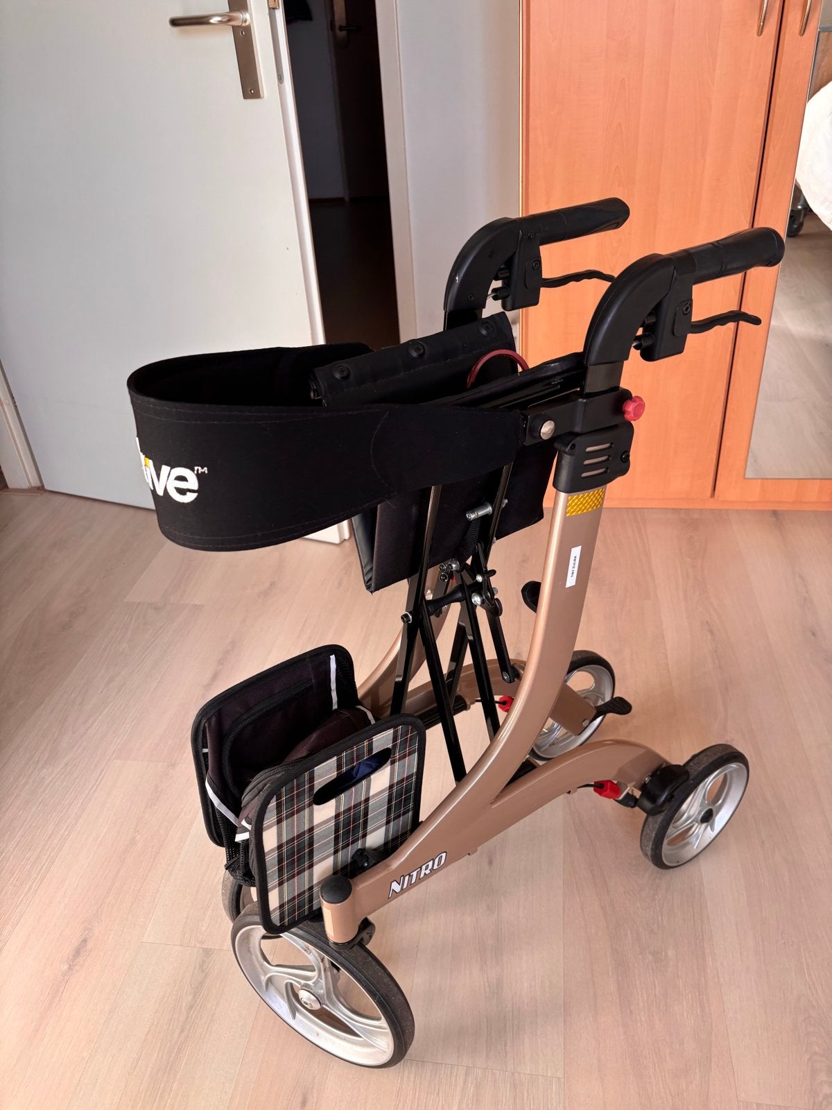 Rollator Nitro drive, Ophalen, Lichtgewicht, Zo goed als nieuw