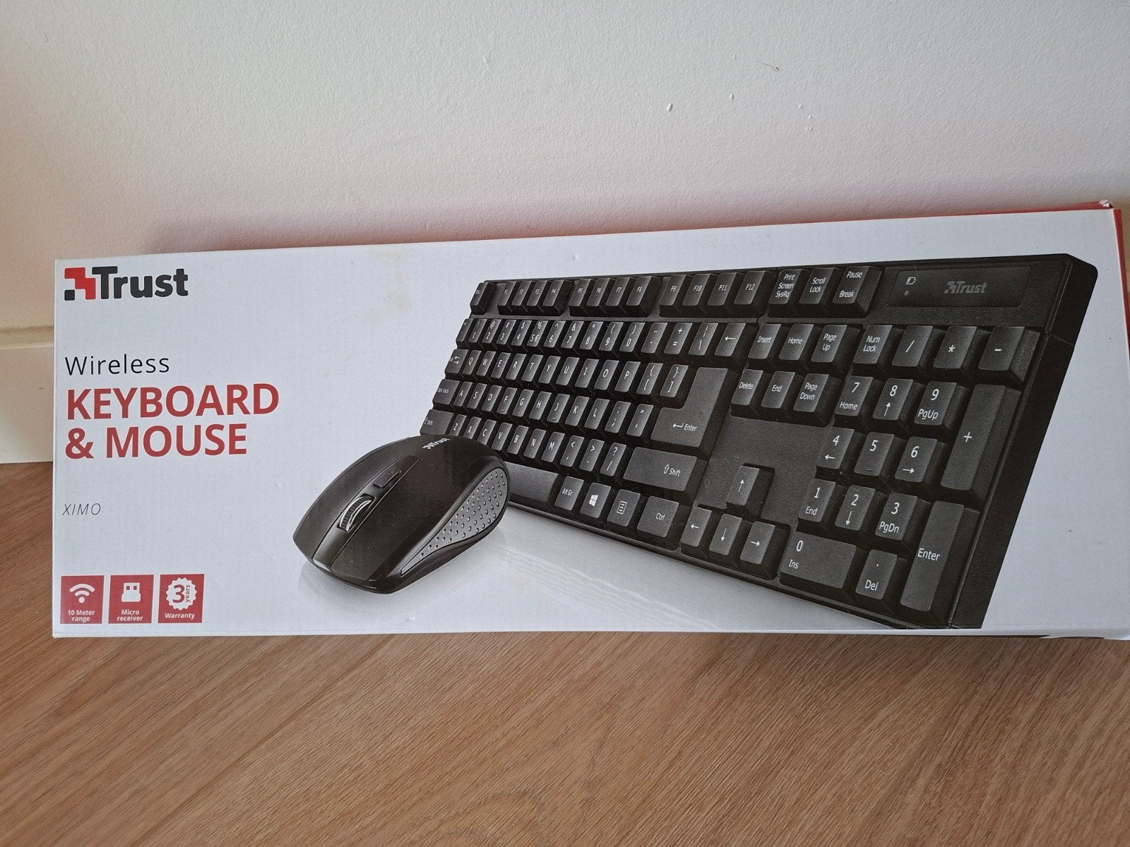 Nieuwe Trust draadloos toetsenbord en muis set - Compact, Computers en Software, Muizen, Rechtshandig, Muis, Toetsenbord en muis-set
