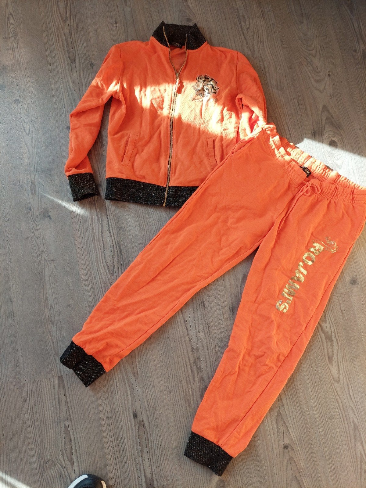 Rojami's Limited Edition Trainingspak Oranje S/M, Rojami's, Oranje, Ophalen of Verzenden, Zo goed als nieuw