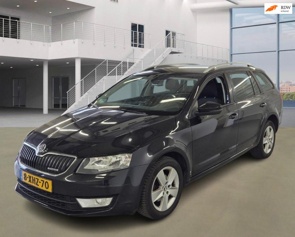 Skoda Octavia Combi 1.6 TDI Greenline NAVI PSENSOR CRUISE TR, Auto's, Skoda, Voorwielaandrijving, Euro 5, Gebruikt, 4 cilinders
