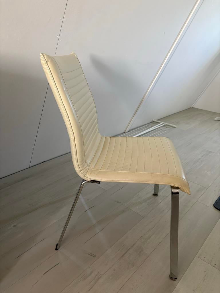 4 Nomada eetkamerstoelen - Crème/Wit met metalen poten, Ophalen, Gebruikt, Wit, Leer