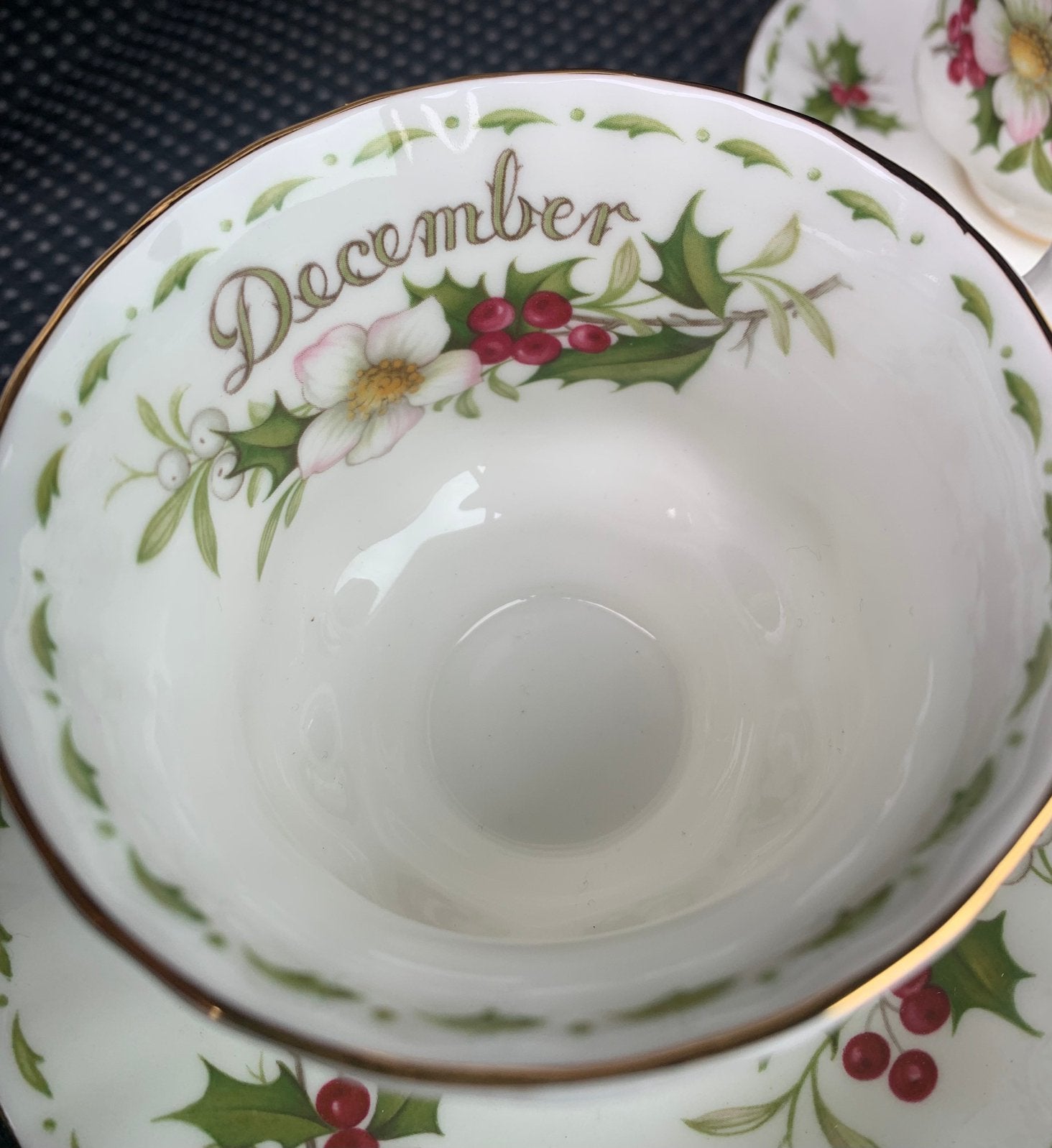 Twee vintage Royal Albert Flower of the Month kop-en-schotel, Ophalen of Verzenden