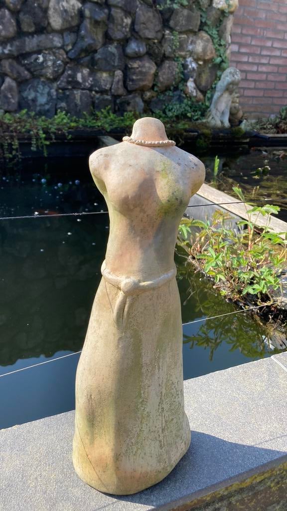 Mooi vrouwentorso 38 cm hoog., Ophalen of Verzenden, Zo goed als nieuw, Beton, Abstract beeld