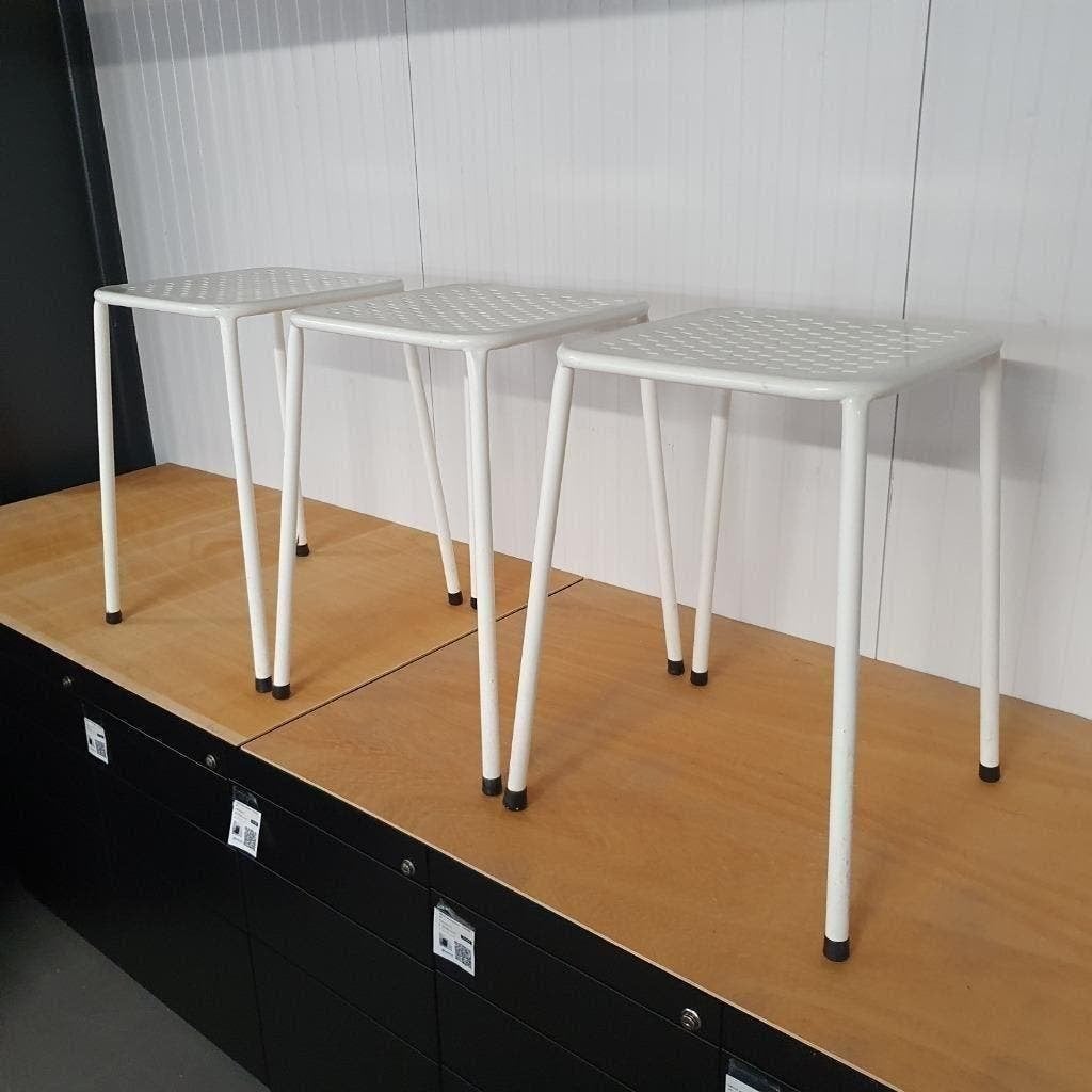 3x Metalen krukken - wit  - 60 cm zithoogte