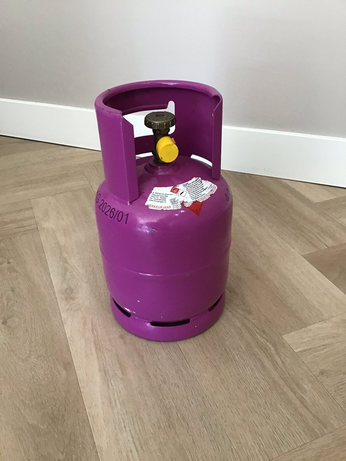 Campinggas volle bus Propaan 2.5 kg gas, Caravans en Kamperen, Kampeeraccessoires, Ophalen, Zo goed als nieuw