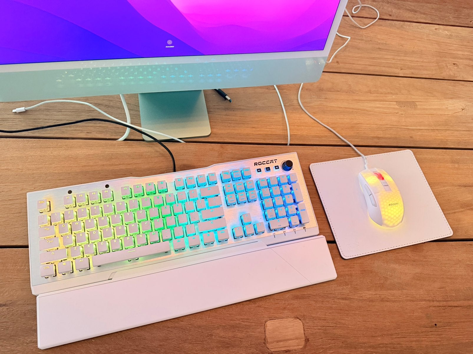 Roccat Vulcan 122 - mechanisch gamingtoetsenbord (nieuwstaat, Computers en Software, Toetsenborden, Ophalen of Verzenden, Zo goed als nieuw