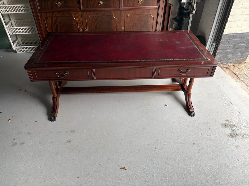 Mahonie salontafel, Ophalen