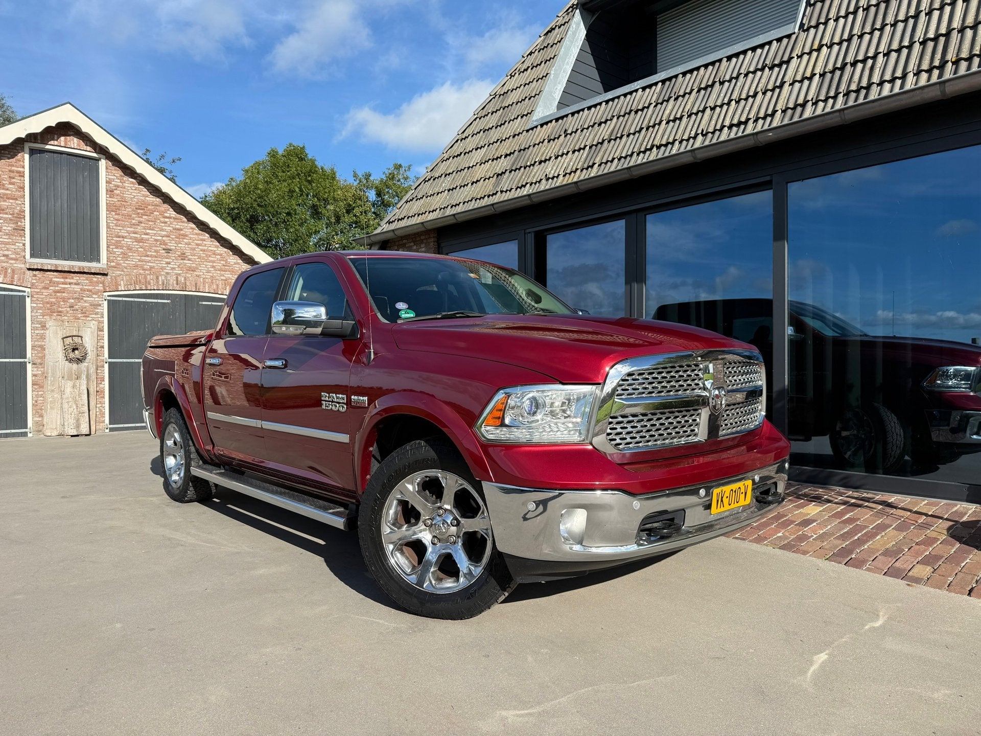 Dodge Ram 1500 5.7 V8 Metallic rood LPG Quad Cab 6'4, Auto's, Automaat, Euro 5, Achterwielaandrijving, Gebruikt