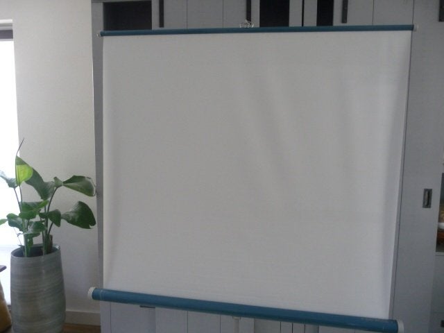 Projectieschermen, Ophalen