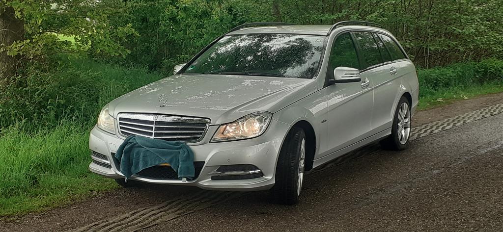 Mercedes-Benz C-Klasse C250 BE Estate Aut7 2011 Grijs, Auto's, Mercedes-Benz, Automaat, Euro 5, 1800 kg, Zwart