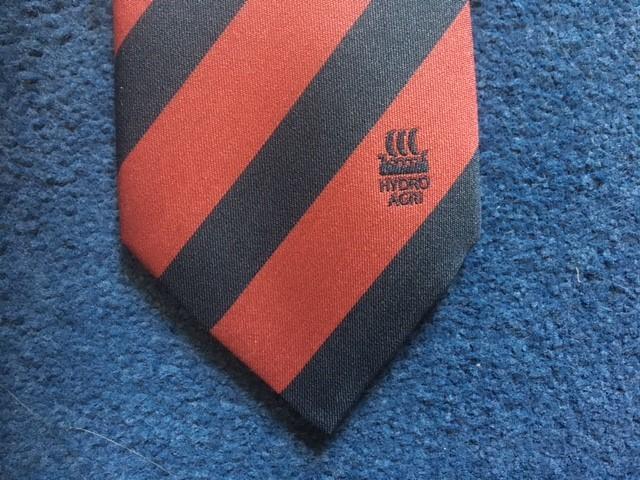 stropdas met logo in originele verpakking, Kleding | Heren, Stropdassen, Onbekend, Blauw, Nieuw, Ophalen of Verzenden
