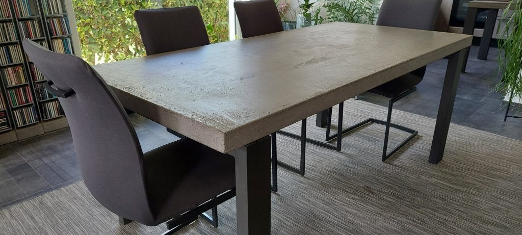 moderne eetkamertafel Xooon, Huis en Inrichting, Ophalen, Overige materialen, 50 tot 100 cm, Zo goed als nieuw