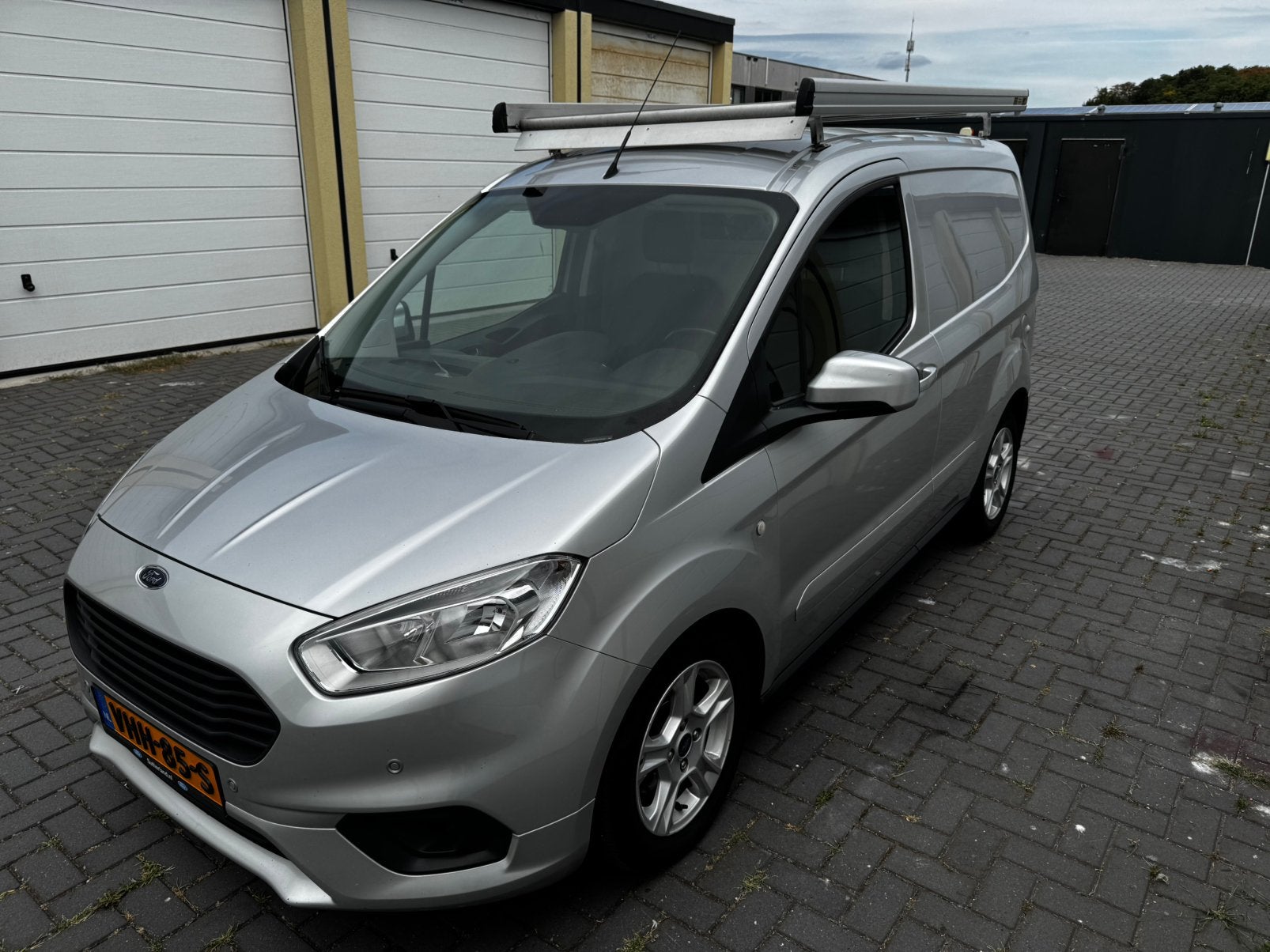 Ford Transit Courier GB 1.5 Tdci Duratorq 100pk 2020 Grijs, Voorwielaandrijving, Stof, 4 cilinders, Origineel Nederlands