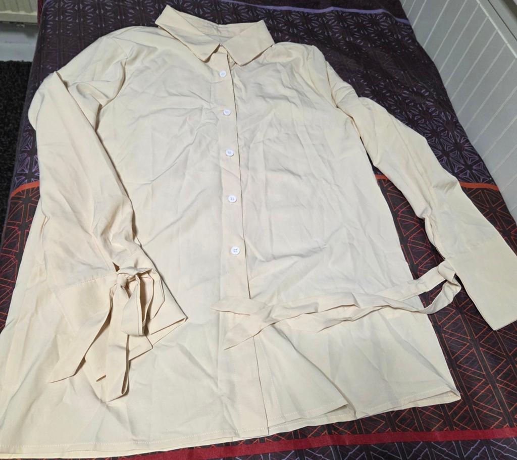 Shein blouse met trompetmouwen - Maat L, Beige, Maat 42/44 (L), Nieuw, Ophalen of Verzenden