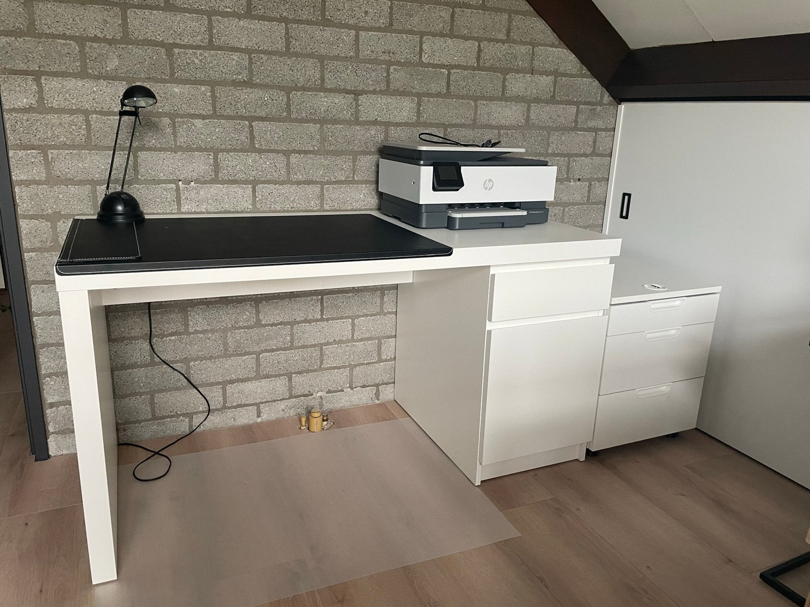 Modern wit bureau - IKEA malm - met ladeblok en opbergruimte, Ophalen, Met lades, Spaanplaat of MDF, Zo goed als nieuw