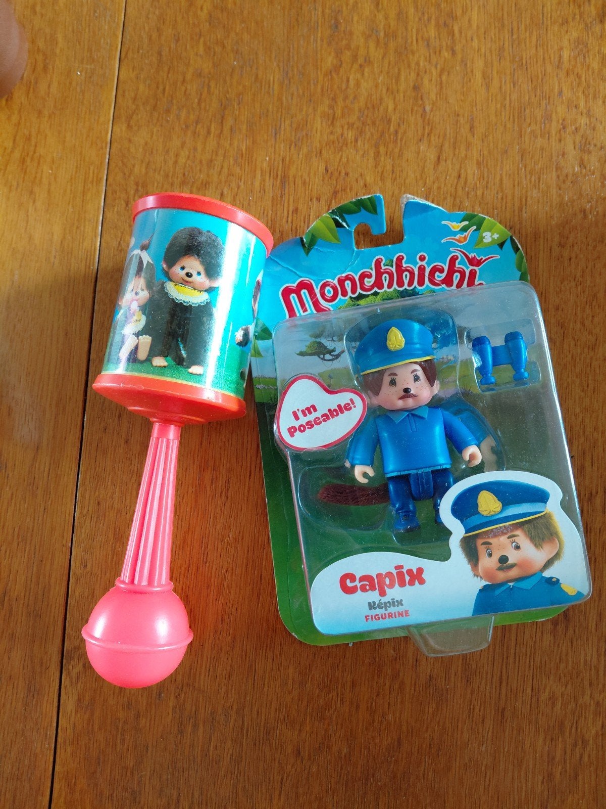 Vintage Monchhichi rammelaar + politieagent, Verzamelen, Ophalen of Verzenden