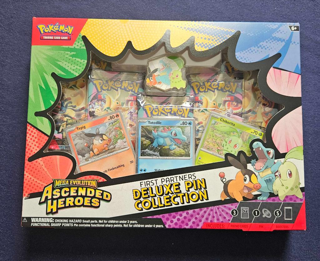 Pokemon Ascended Heroes – Deluxe Pin Collection, Ophalen, Nieuw, Boosterbox, Foil