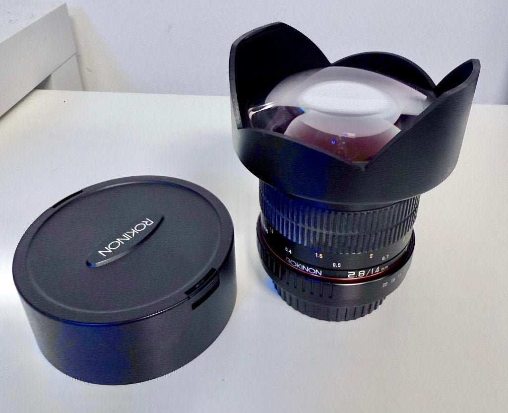 Rokinon 14mm f/2.8 IF ED UMC (Canon), Groothoeklens, Zo goed als nieuw, Canon EF, Handmatige focus