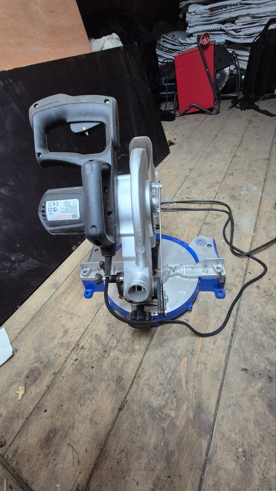 HBM 1500 Watt Afkortzaag met Laser 210 mm, Ophalen, Gebruikt, 70 mm of meer, HBM
