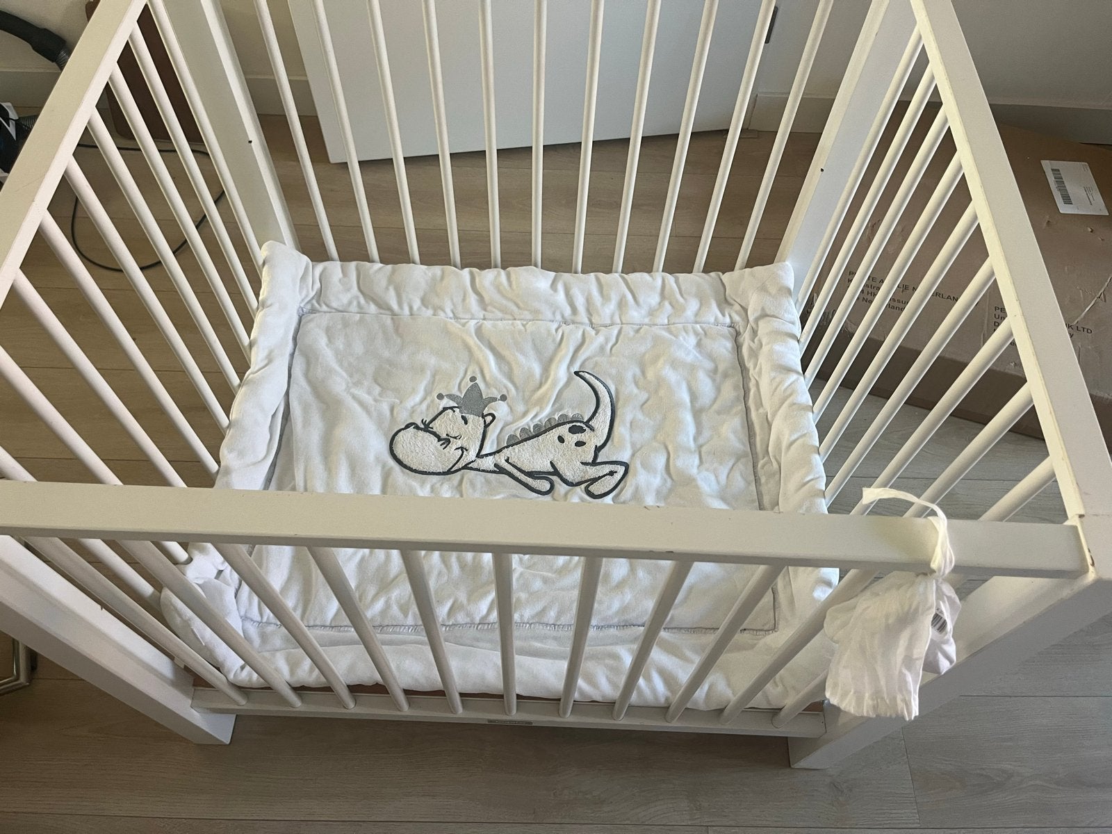 Witte houten bopita box met boxkleed, Ophalen, Gebruikt, Vierkant, Boxkleed