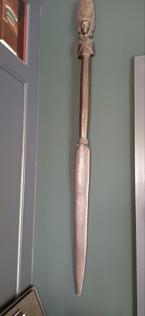 Decoratieve Afrikaanse Speer met Gesneden Figuur, Ophalen of Verzenden