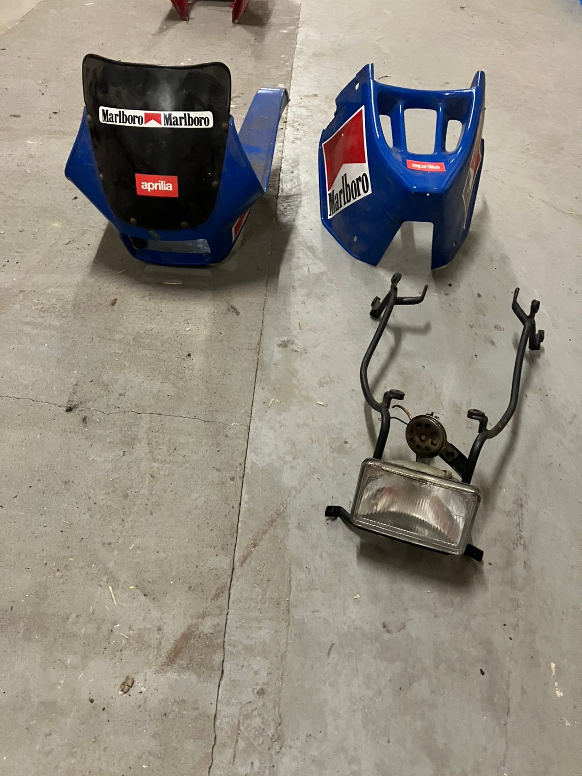 Volle kuip aprilia met stanley koplamp en kuipbeugel, Ophalen, Koplamp