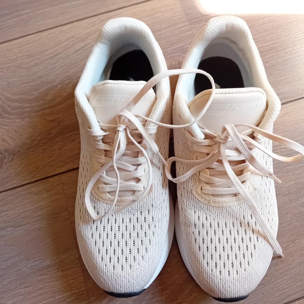 Sneakers Tommy Hilfiger, Beige, Ophalen of Verzenden, Tommy Hilfiger, Sneakers of Gympen