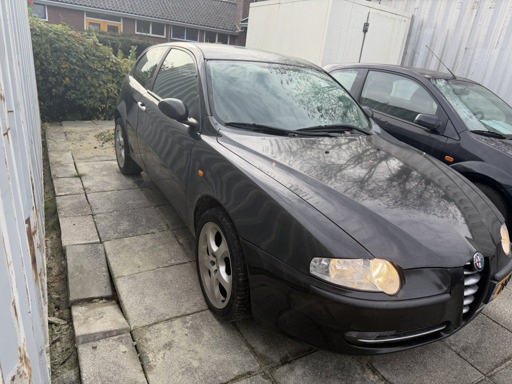 Alfa romeo 147 1.6 TS Airco, Gebruikt, 4 cilinders, 1165 kg, 400 kg