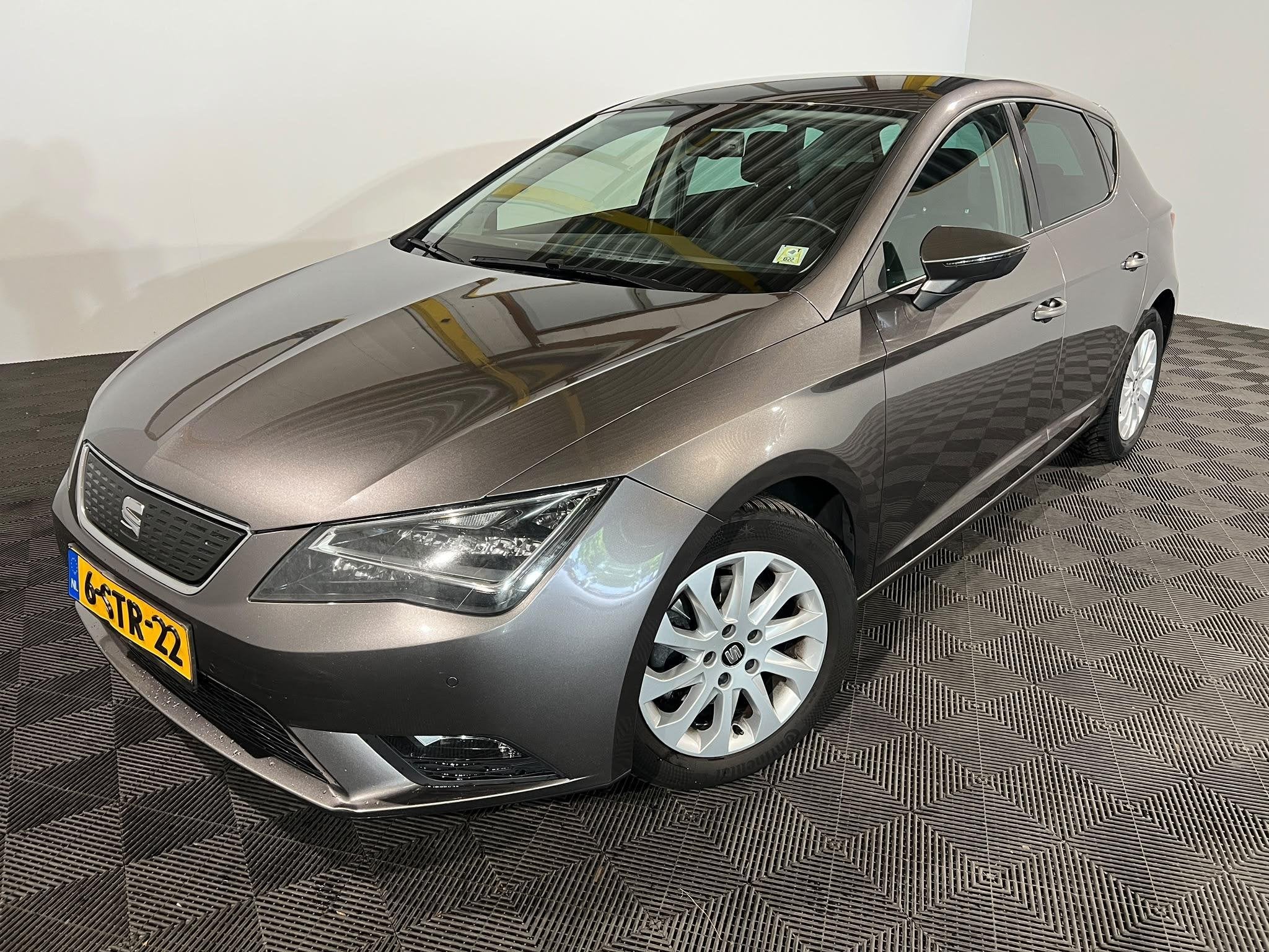 SEAT Leon 1.6 TDI Limited Edition III, Auto's, Voorwielaandrijving, Gebruikt, Zwart, 4 cilinders