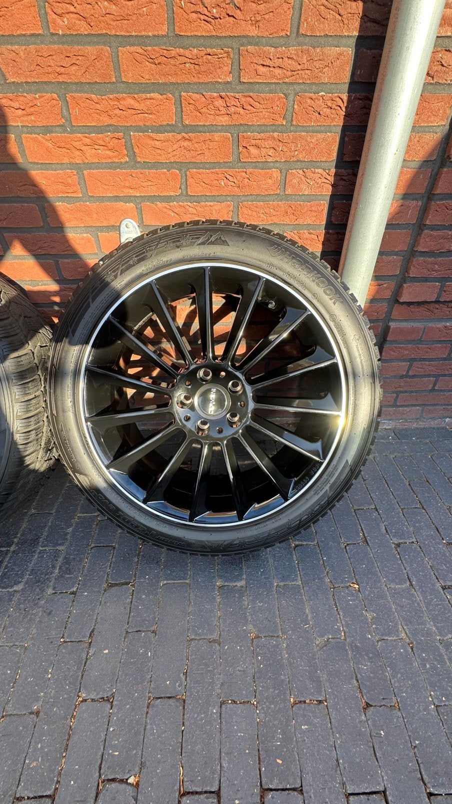 Foto 5 van Mini Countryman U25 Hankook winterset 245/45R19 Als Nieuw!!!