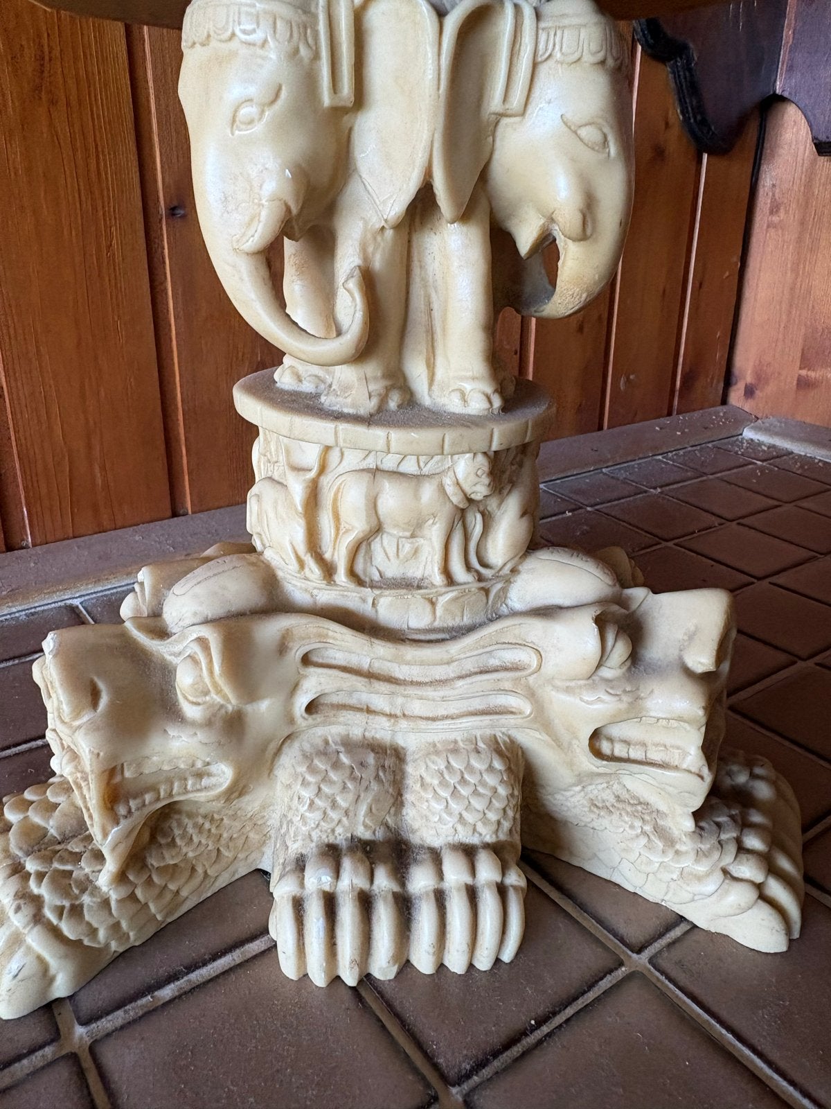 Unieke Indische tafel met olifanten en draken, Antiek en Kunst, Ophalen of Verzenden