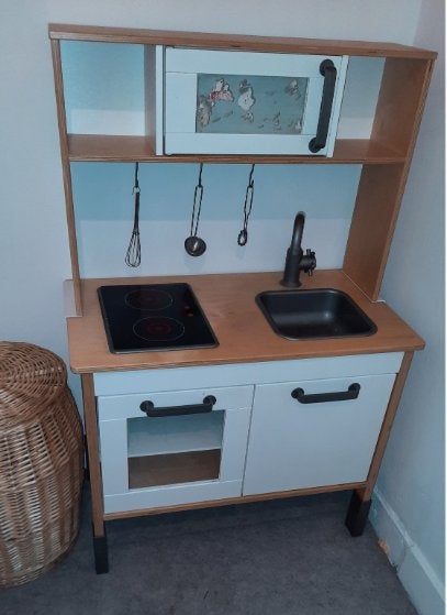 Ikea keukentje met bedje en teken boord, Ophalen, Zo goed als nieuw, Hout, Speelkeuken