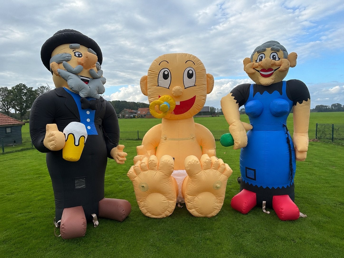 Te huur: Abraham, Sarah, Bruidspaar en Babypop, Ophalen, Zo goed als nieuw, Abraham of Sarah