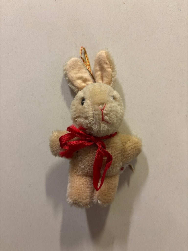 Haasje konijntje pure wool rode strik en lusje aan hoofd!, Overige merken, Overige karakters, Overige typen, Ophalen of Verzenden