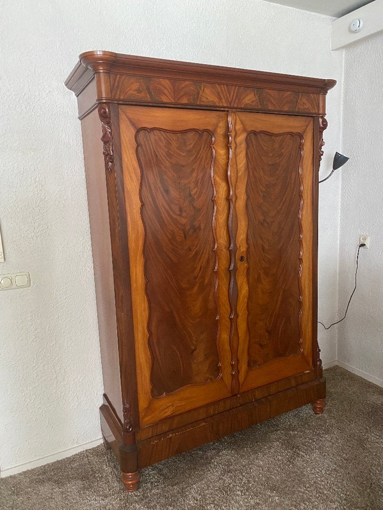 notenhouten kast, Antiek en Kunst, Antiek | Meubels | Kasten, Ophalen