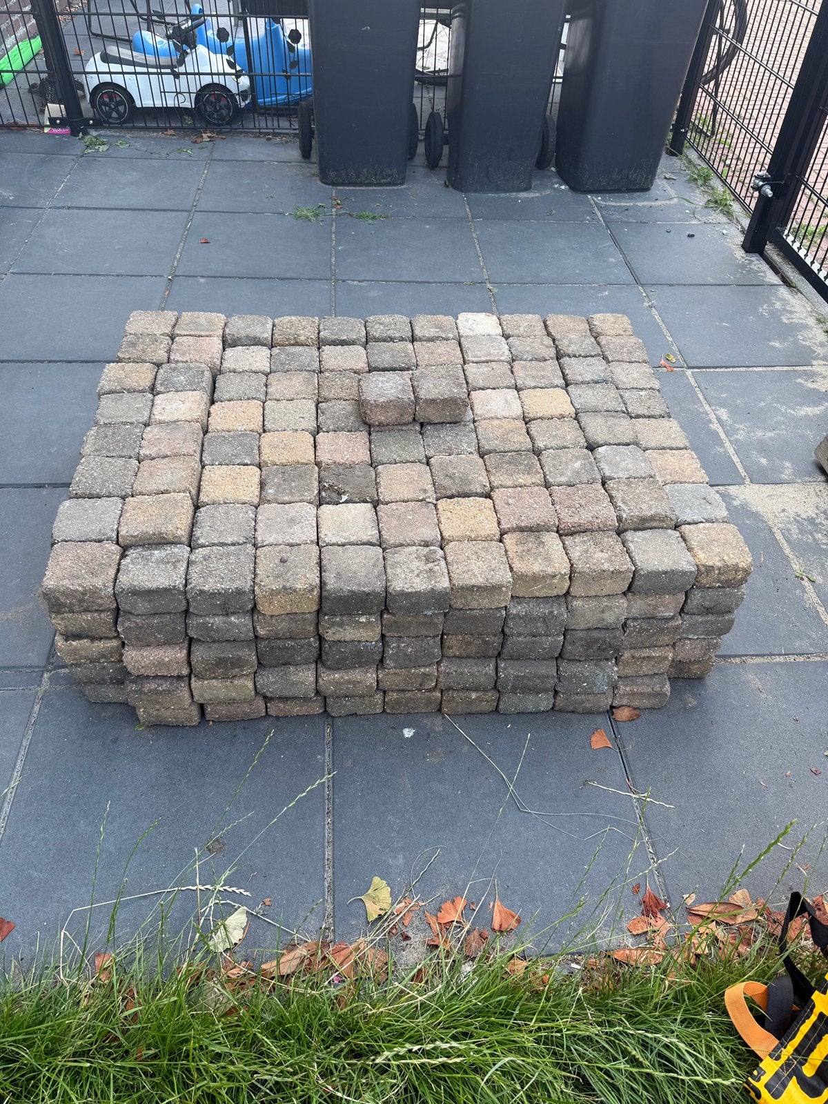 Gratis klinkers tegels, Tuin en Terras, Ophalen, Zo goed als nieuw, Beton, Klinkers