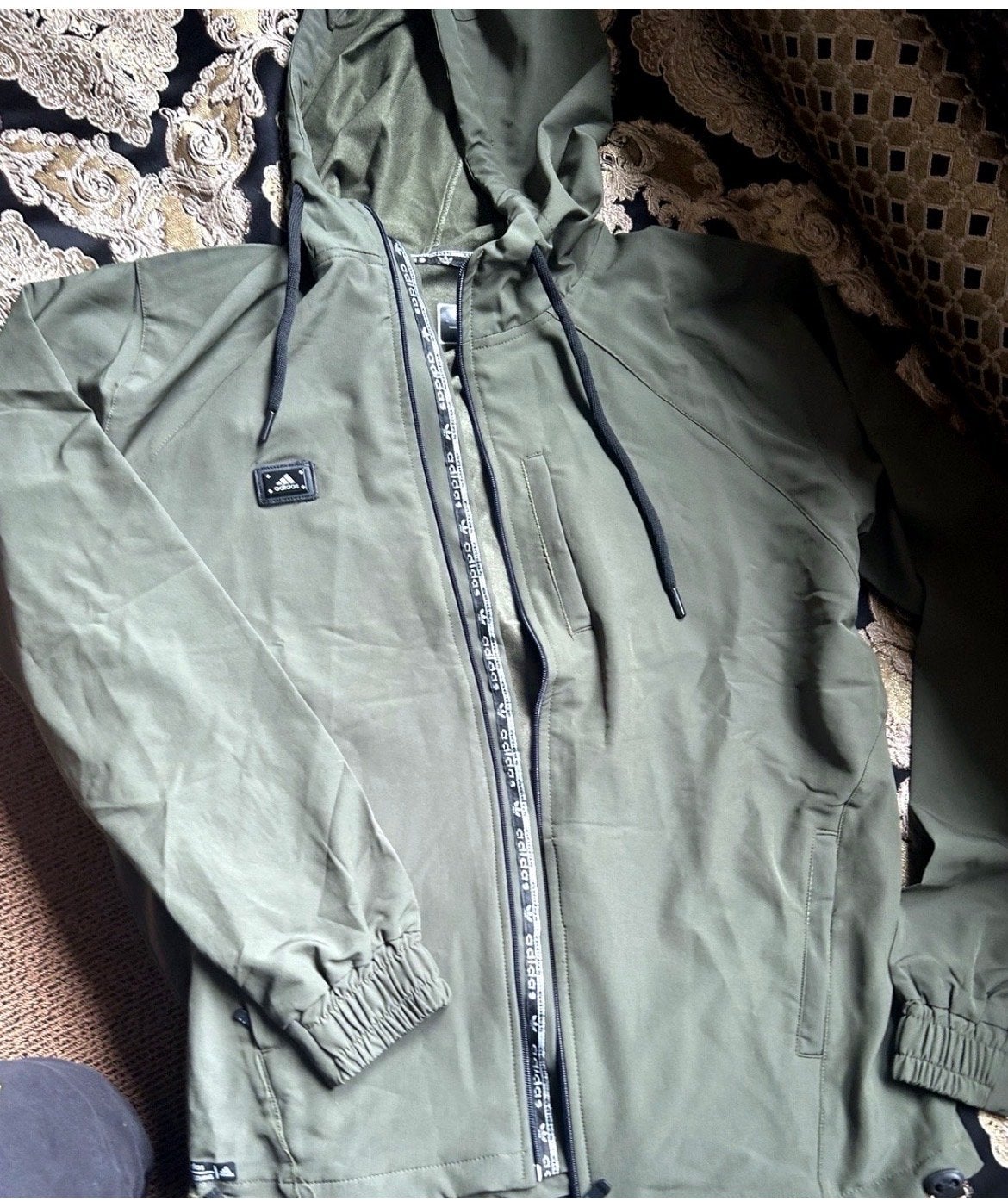 Adidas trainingspak (jas en broek) - maat L, Meerkleurig, Nieuw, Overige maten, Ophalen of Verzenden