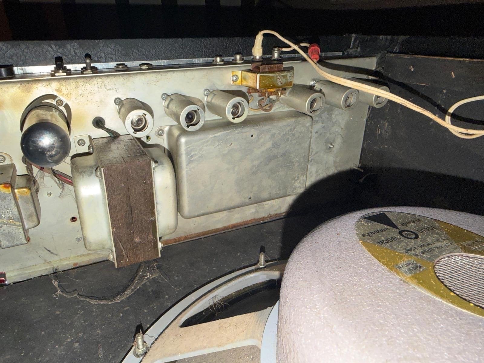 Foto 8 van Fender silvervace  Twin Reverb 2x15