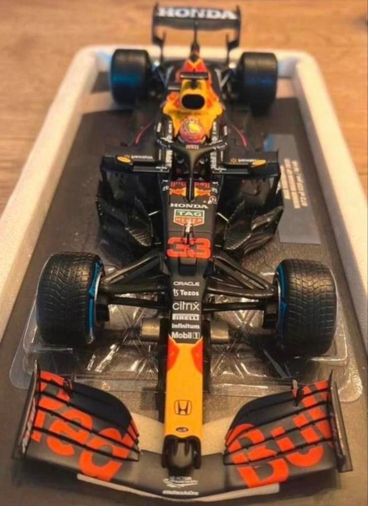 Max verstappen auto, Hobby en Vrije tijd, Modelauto's | 1:24, Ophalen of Verzenden, Zo goed als nieuw, Bburago