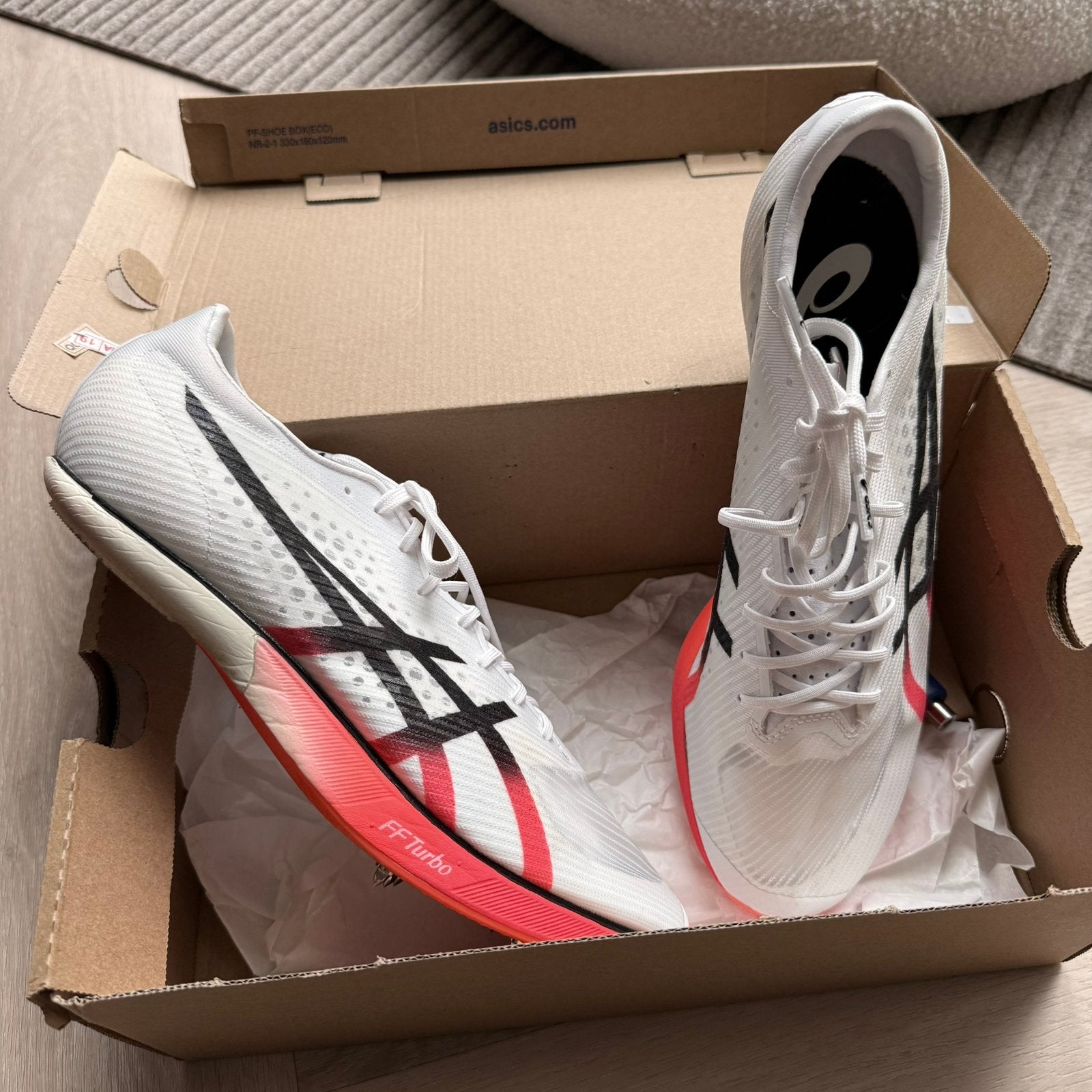 ASICS Metaspeed SP spikes – maat 43,5 – zo goed als nieuw, Sport en Fitness, Ophalen of Verzenden, Zo goed als nieuw, Spikes, Asics