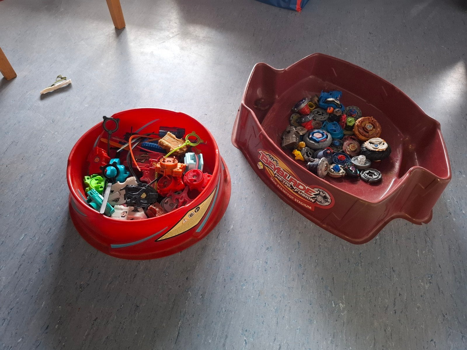 Beyblade en arenas en toebehoren, Ophalen