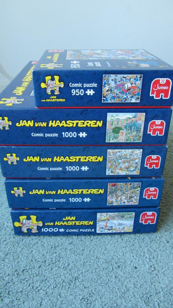Diverse Jan van Haasteren puzzels te koop : 950 + 1000 st., Ophalen of Verzenden, 500 t/m 1500 stukjes, Zo goed als nieuw
