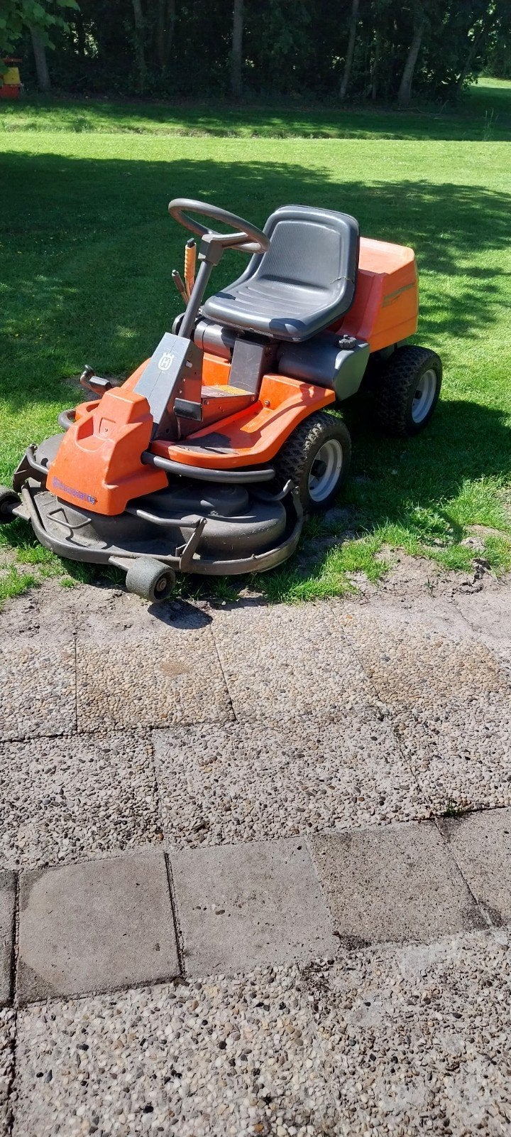 Husqvarna Rider 16 zitmaaier, Cirkelmaaier, Gebruikt, Elektrische starter, Ophalen of Verzenden