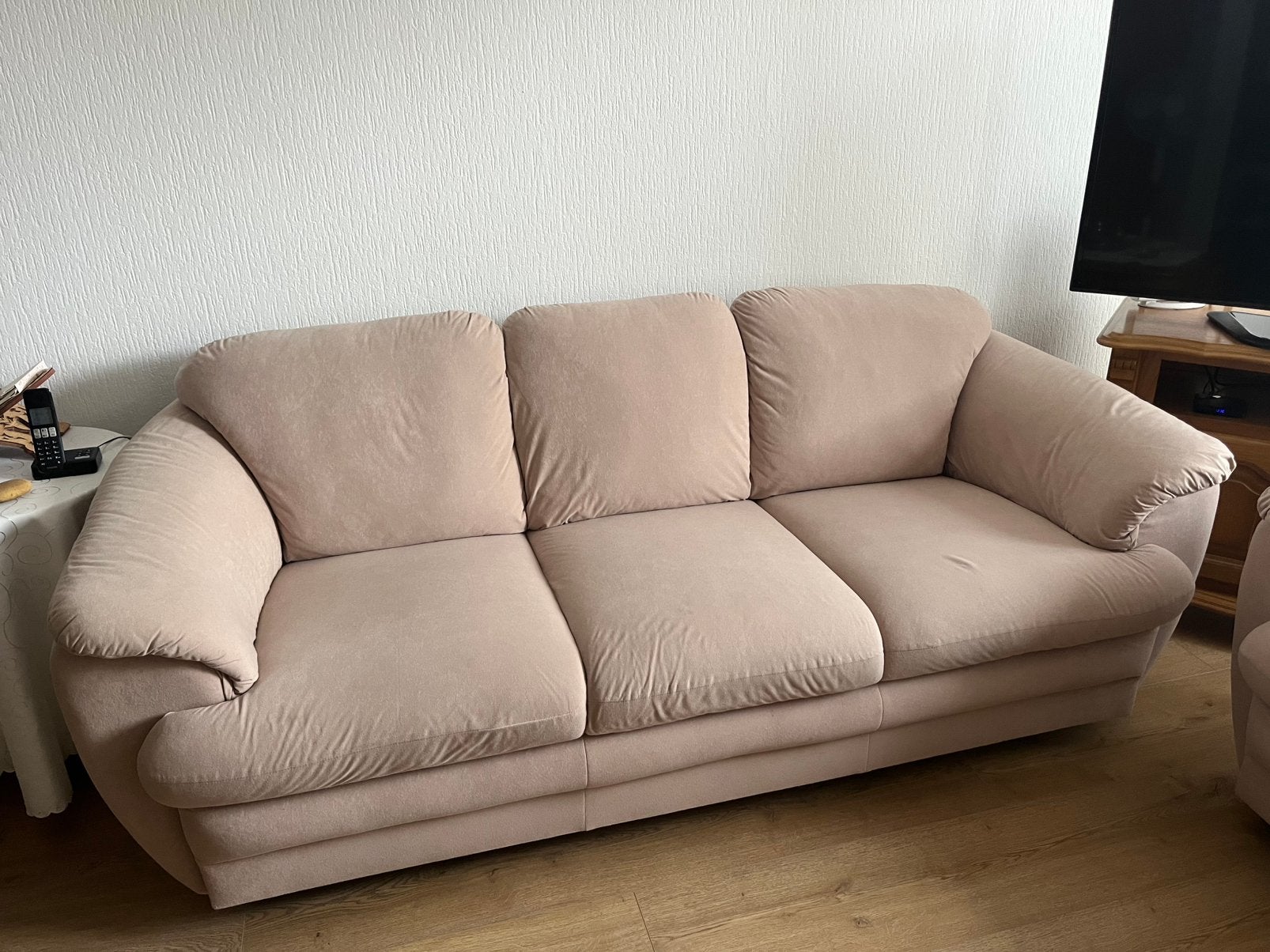 Twee beige banken, Huis en Inrichting, Banken | Bankstellen, Ophalen, Zo goed als nieuw, 75 tot 100 cm