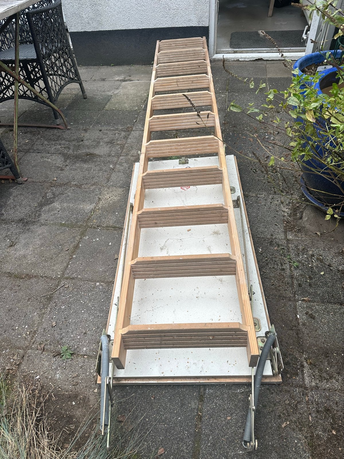 Zolderluik met uitschuifbare houten vlizotrap, Gebruikt, Ophalen of Verzenden, Ladder, Opvouwbaar of Inschuifbaar